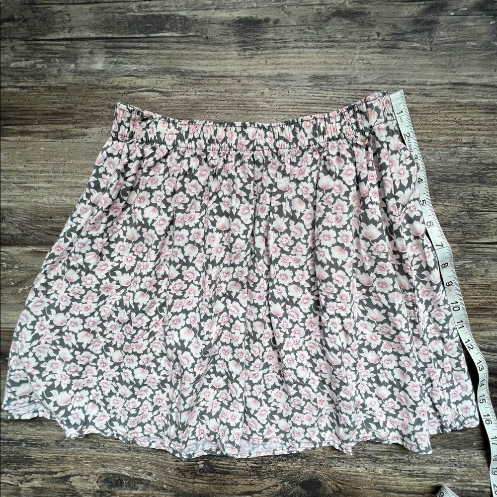 Hollister flowy flower skirt. Like new!